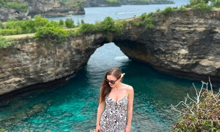 West vs East Nusa Penida Day Tour